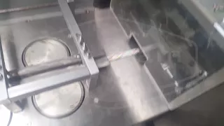 تقطيع وتغذية العلكة الطويلة